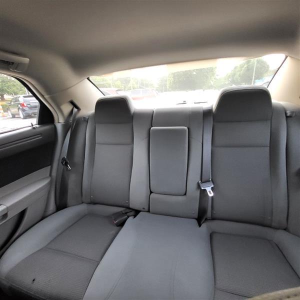 Chrysler 300 Base 2006