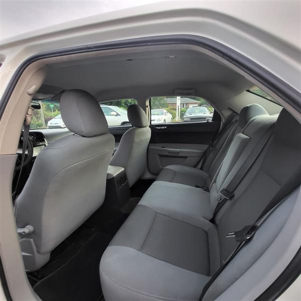 Chrysler 300 Base 2006