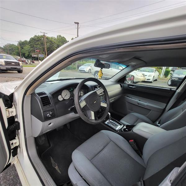 Chrysler 300 Base 2006