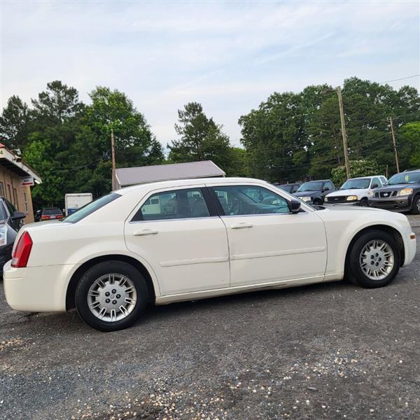 Chrysler 300 Base 2006