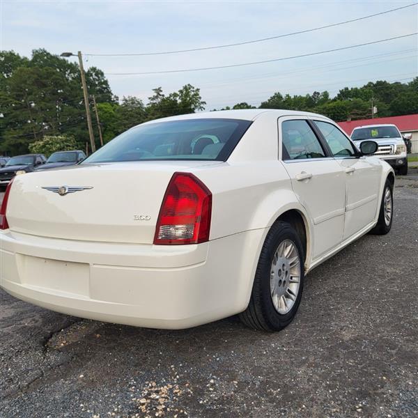 Chrysler 300 Base 2006