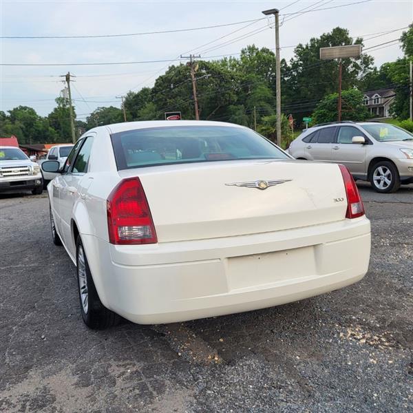 Chrysler 300 Base 2006