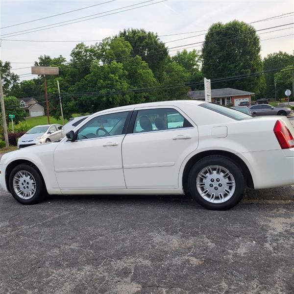 Chrysler 300 Base 2006