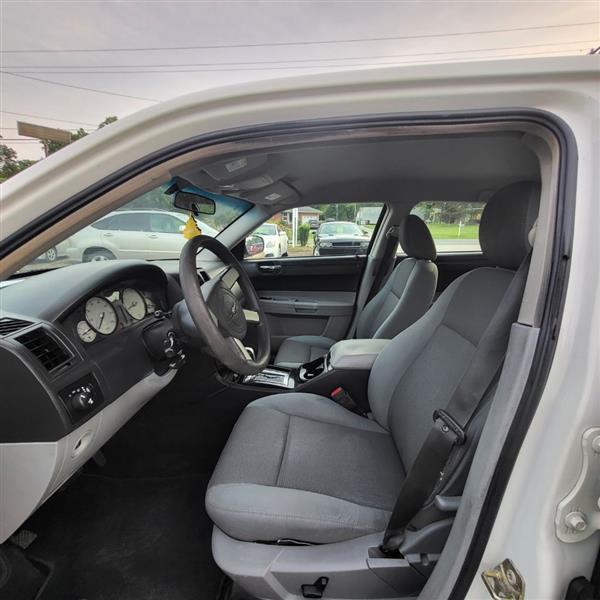 Chrysler 300 Base 2006