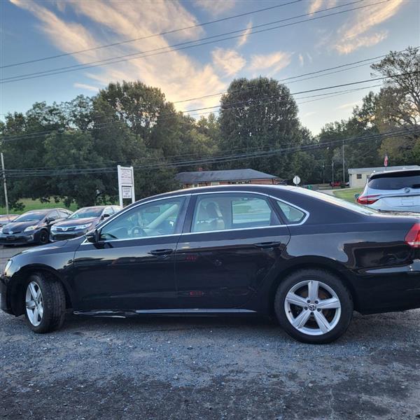 Volkswagen Passat 2.5L SE2 2012