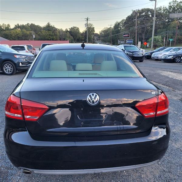 Volkswagen Passat 2.5L SE2 2012