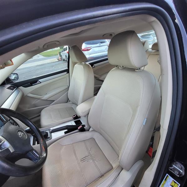 Volkswagen Passat 2.5L SE2 2012