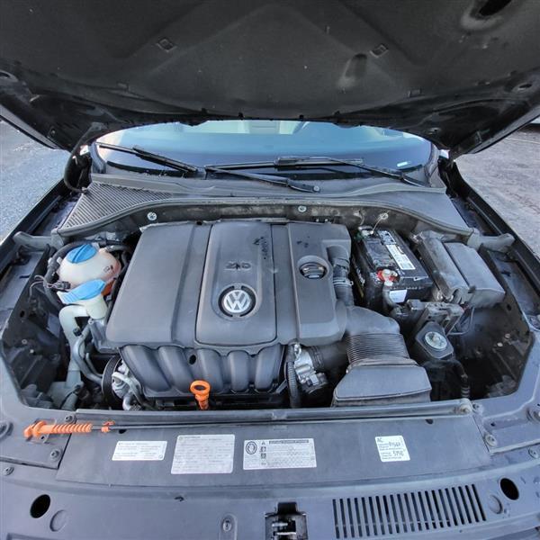Volkswagen Passat 2.5L SE2 2012