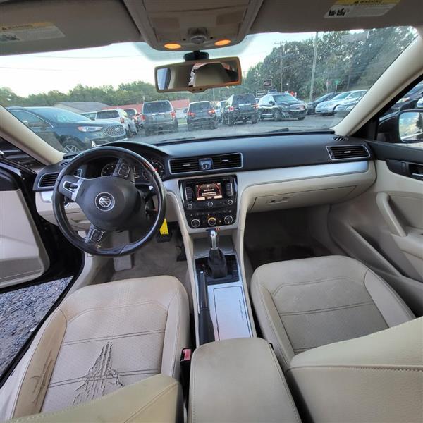 Volkswagen Passat 2.5L SE2 2012