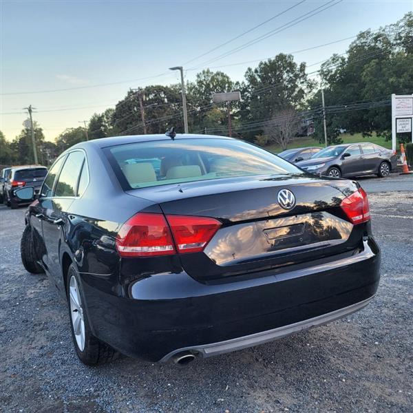Volkswagen Passat 2.5L SE2 2012