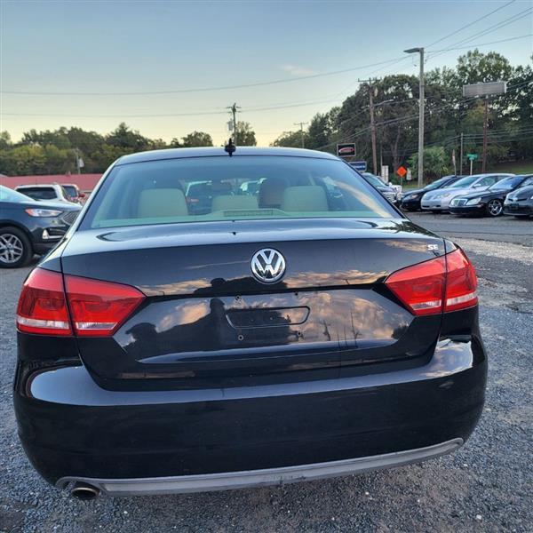 Volkswagen Passat 2.5L SE2 2012