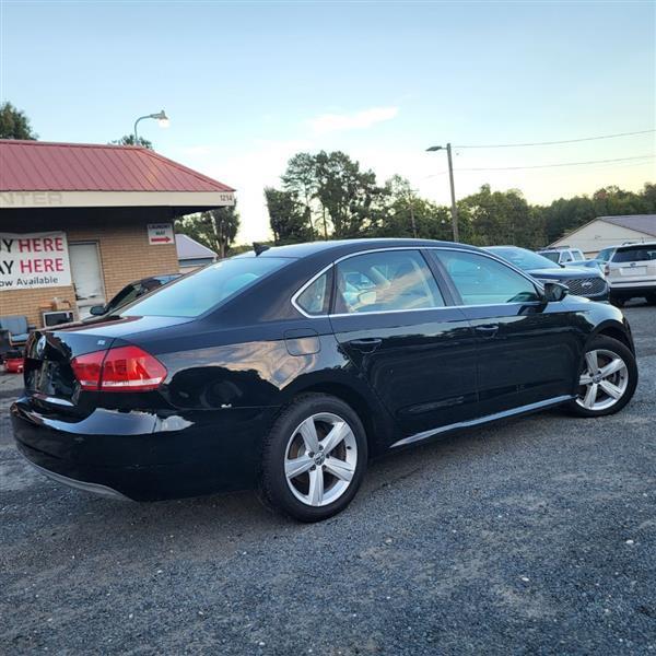 Volkswagen Passat 2.5L SE2 2012