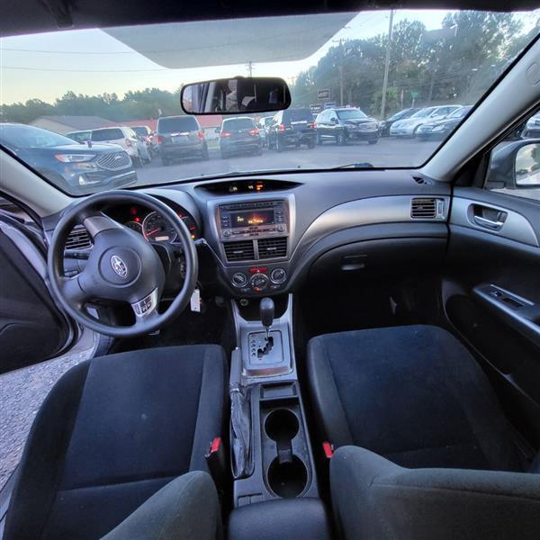 Subaru Impreza 2.5i 5-door 2011