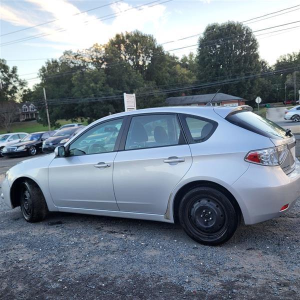 Subaru Impreza 2.5i 5-door 2011
