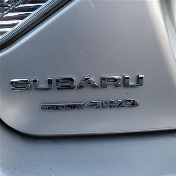 Subaru Impreza 2.5i 5-door 2011