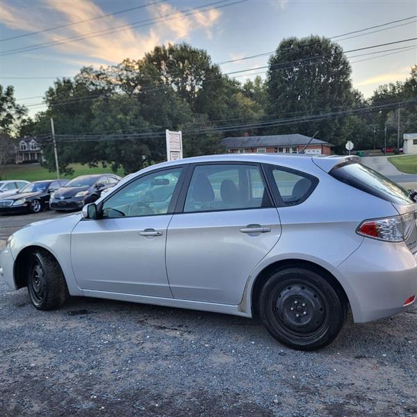 Subaru Impreza 2.5i 5-door 2011