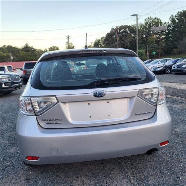 Subaru Impreza 2.5i 5-door 2011