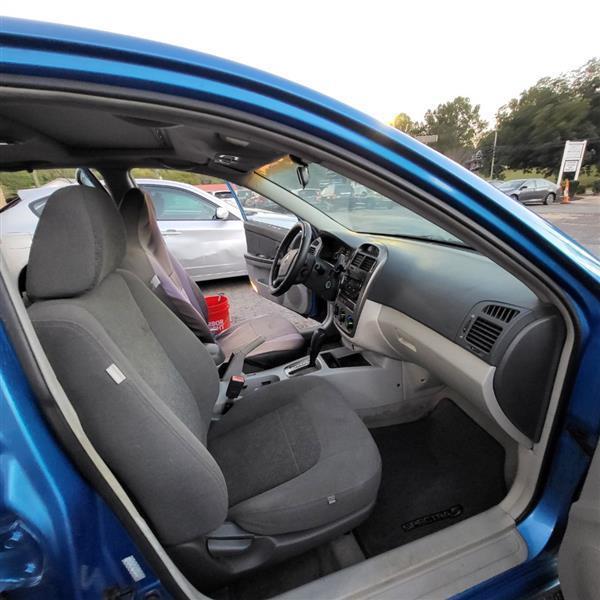 Kia Spectra5 Base 2005