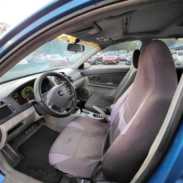 Kia Spectra5 Base 2005