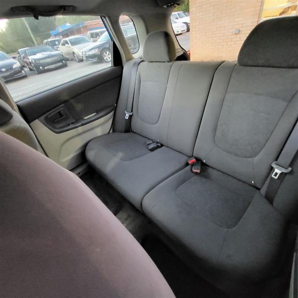 Kia Spectra5 Base 2005