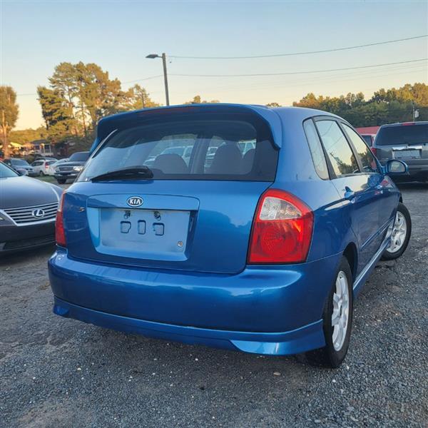 Kia Spectra5 Base 2005