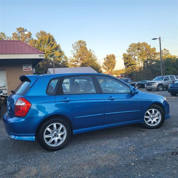 Kia Spectra5 Base 2005