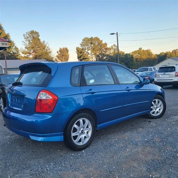 Kia Spectra5 Base 2005