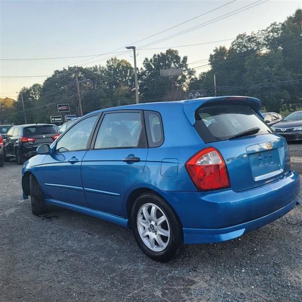 Kia Spectra5 Base 2005