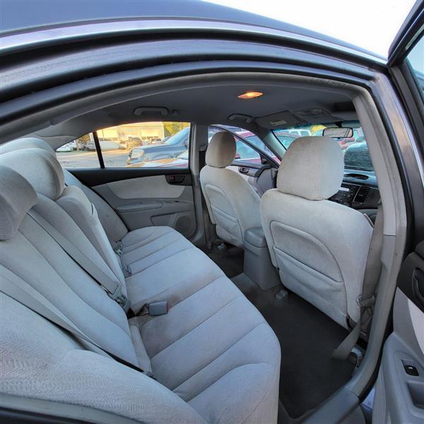 Kia Optima LX 2007