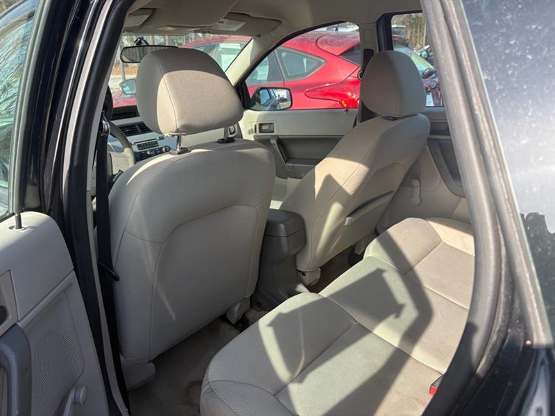 Ford Focus S Sedan 2011