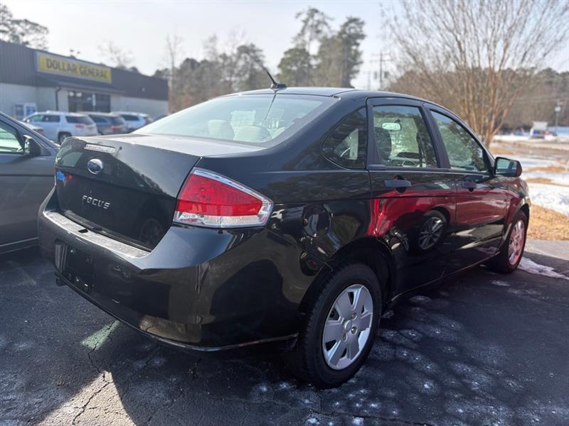 Ford Focus S Sedan 2011