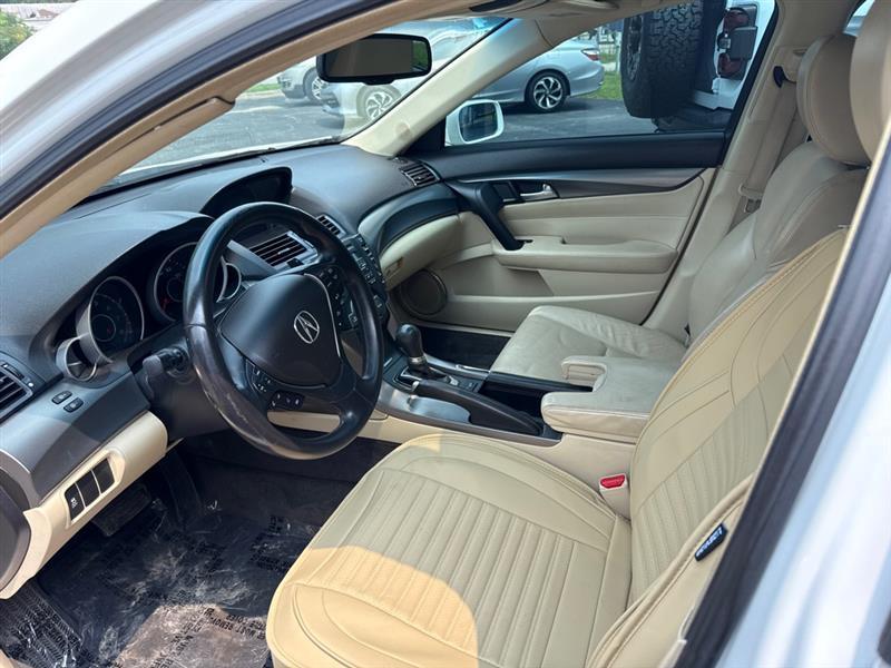 Acura TL 6-Speed AT with Tech Package and 18-In. WP 2013