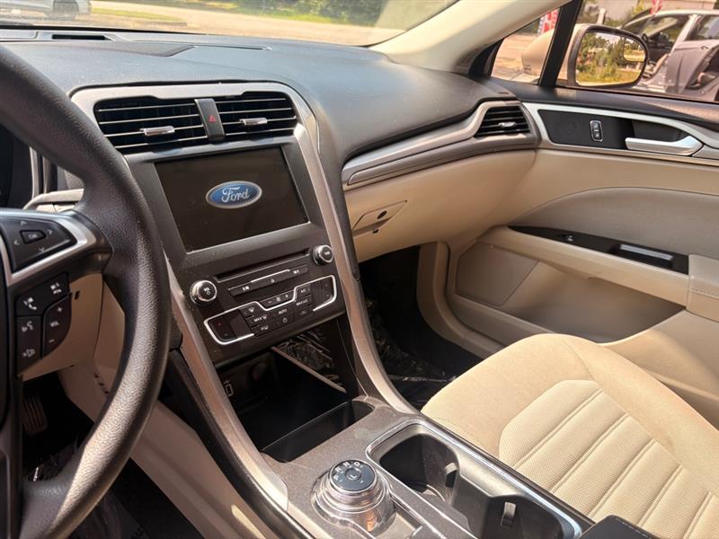 Ford Fusion SE 2017