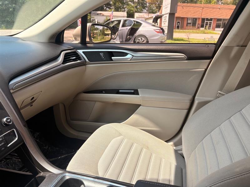 Ford Fusion SE 2017