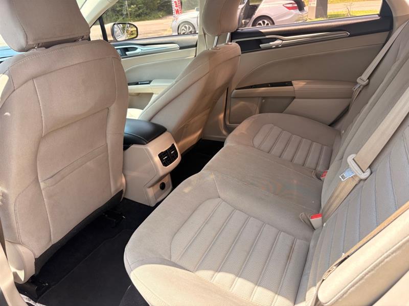 Ford Fusion SE 2017