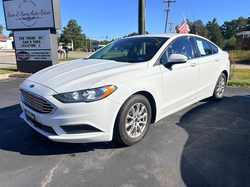 Ford Fusion S 2017