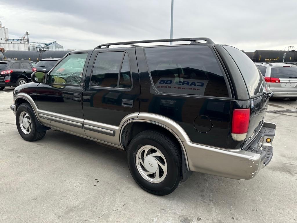 Chevrolet Blazer LS 4-Door 4WD 2000