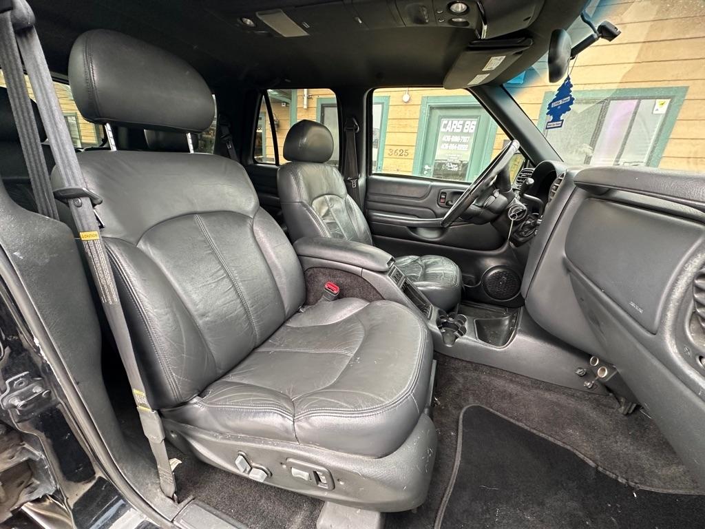 Chevrolet Blazer LS 4-Door 4WD 2000