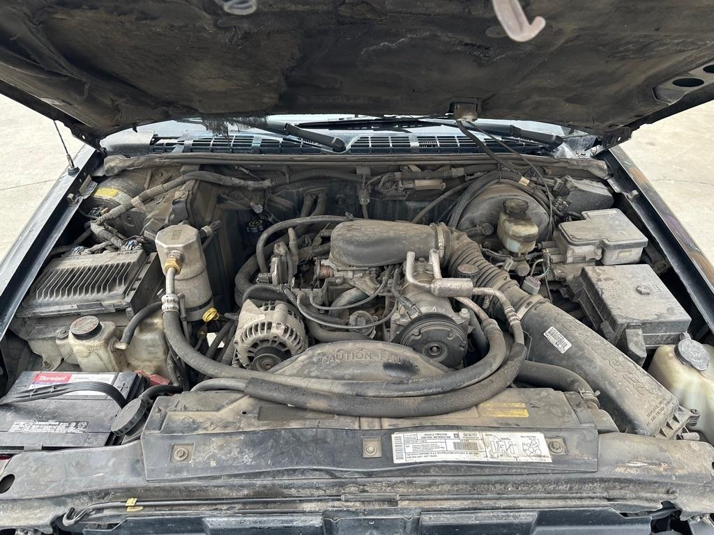 Chevrolet Blazer LS 4-Door 4WD 2000