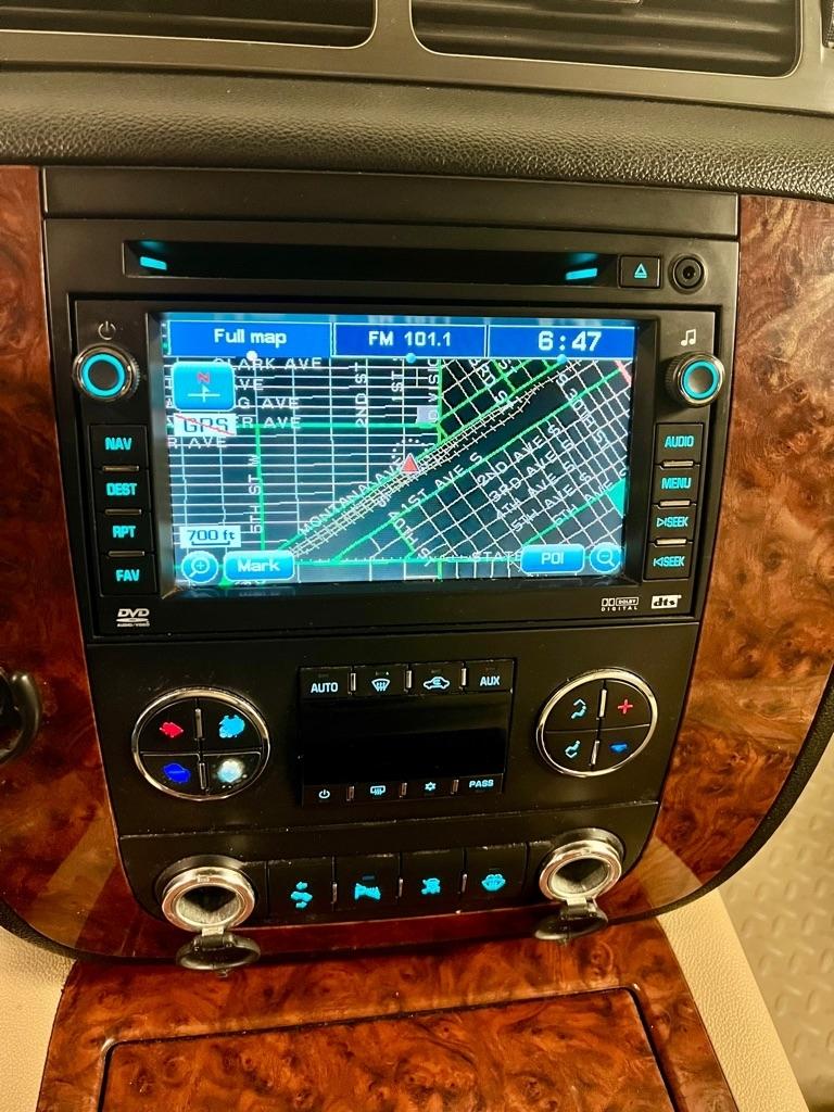 Chevrolet Suburban LS 1500 4WD 2007