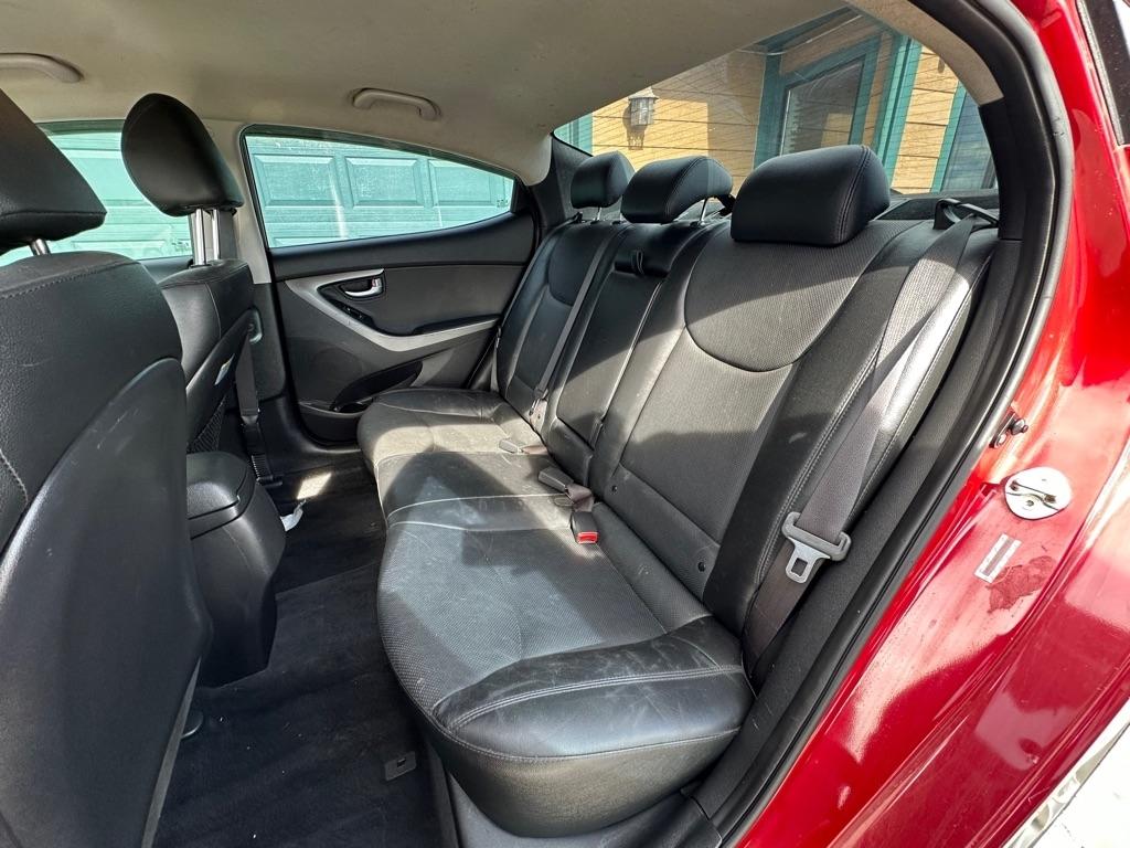 Hyundai Elantra SE 6AT 2015