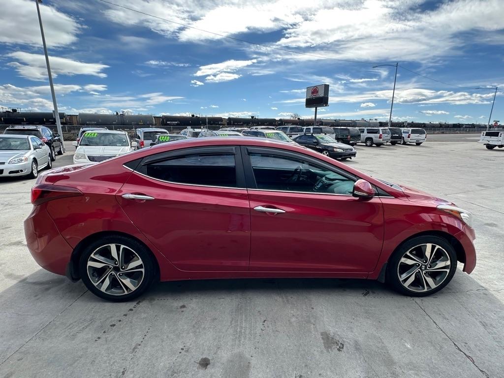 Hyundai Elantra SE 6AT 2015