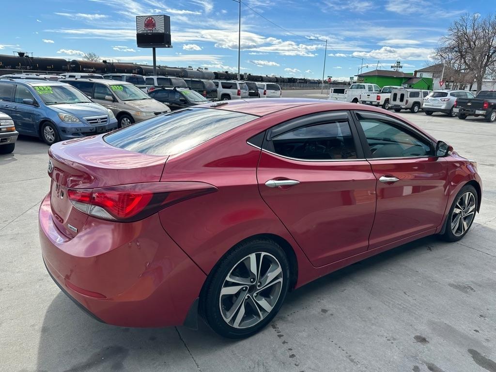 Hyundai Elantra SE 6AT 2015