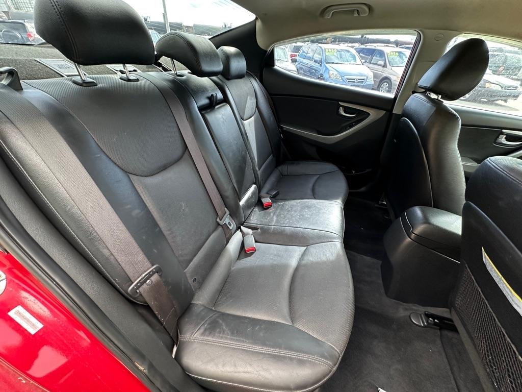 Hyundai Elantra SE 6AT 2015