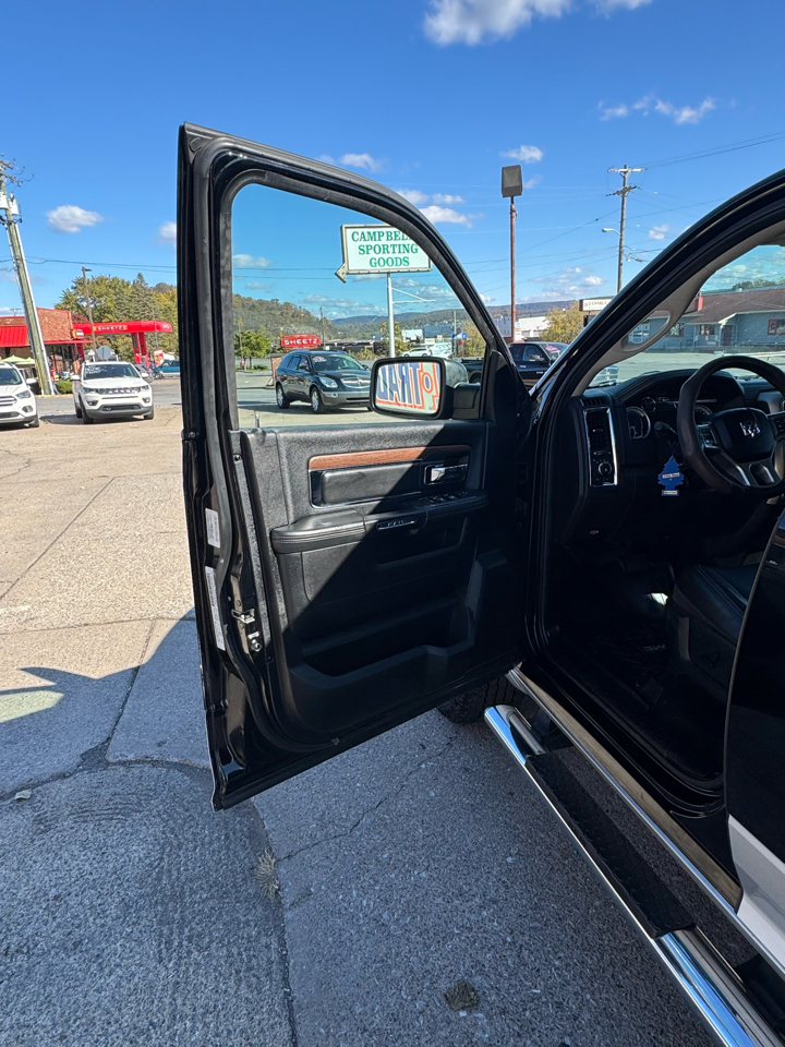 RAM 1500 Laramie Crew Cab SWB 4WD 2014