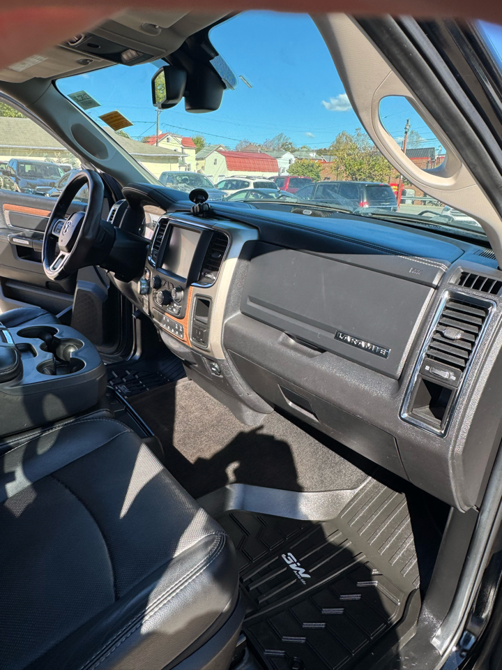 RAM 1500 Laramie Crew Cab SWB 4WD 2014