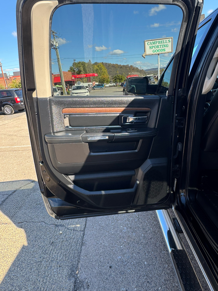 RAM 1500 Laramie Crew Cab SWB 4WD 2014