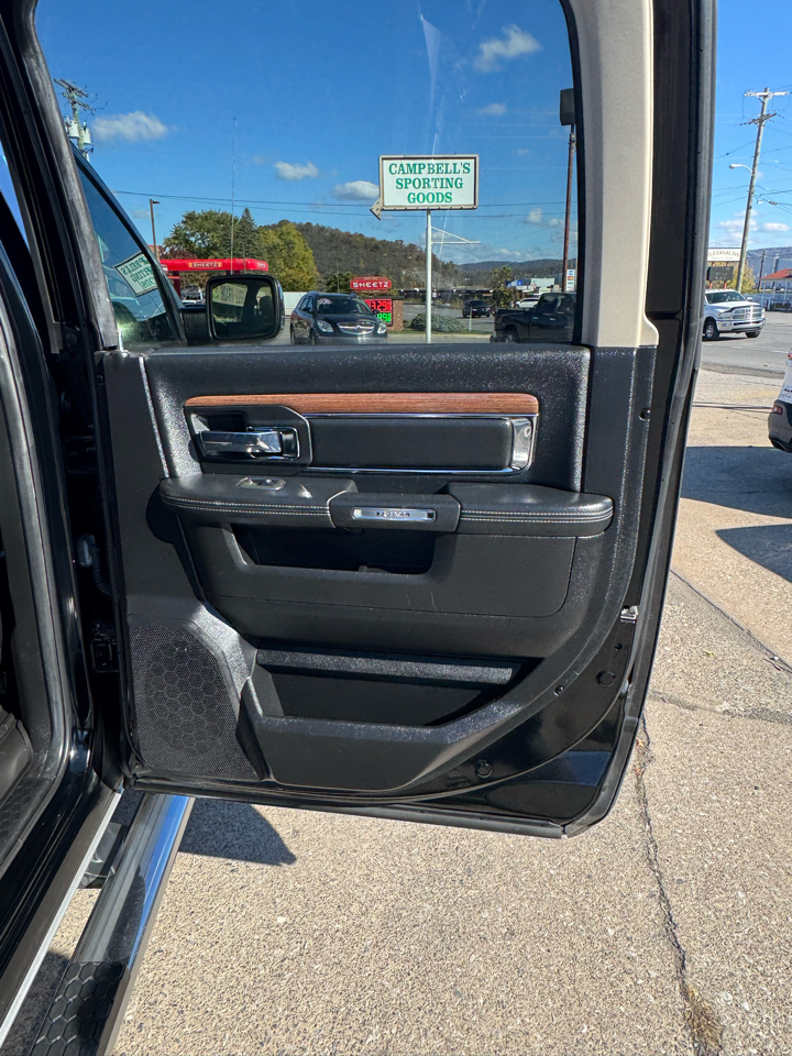 RAM 1500 Laramie Crew Cab SWB 4WD 2014