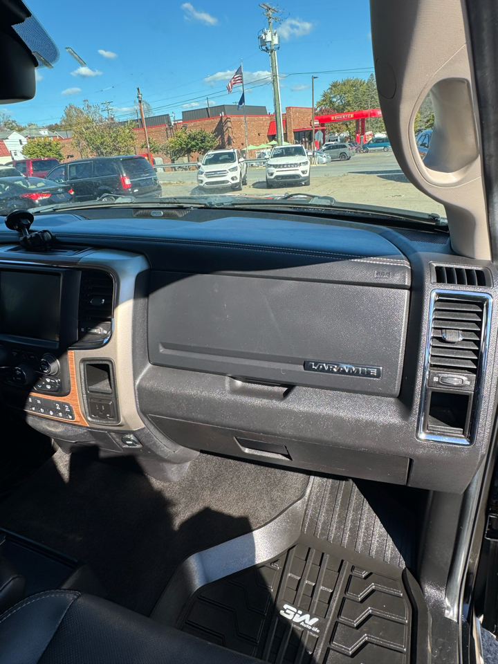 RAM 1500 Laramie Crew Cab SWB 4WD 2014