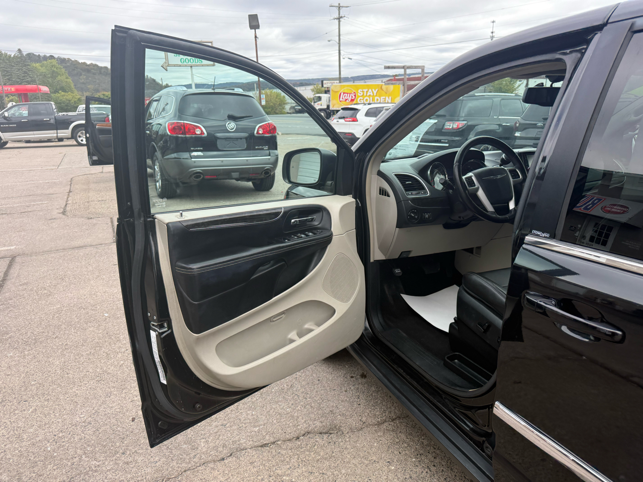 Chrysler Town & Country Touring-L 2014